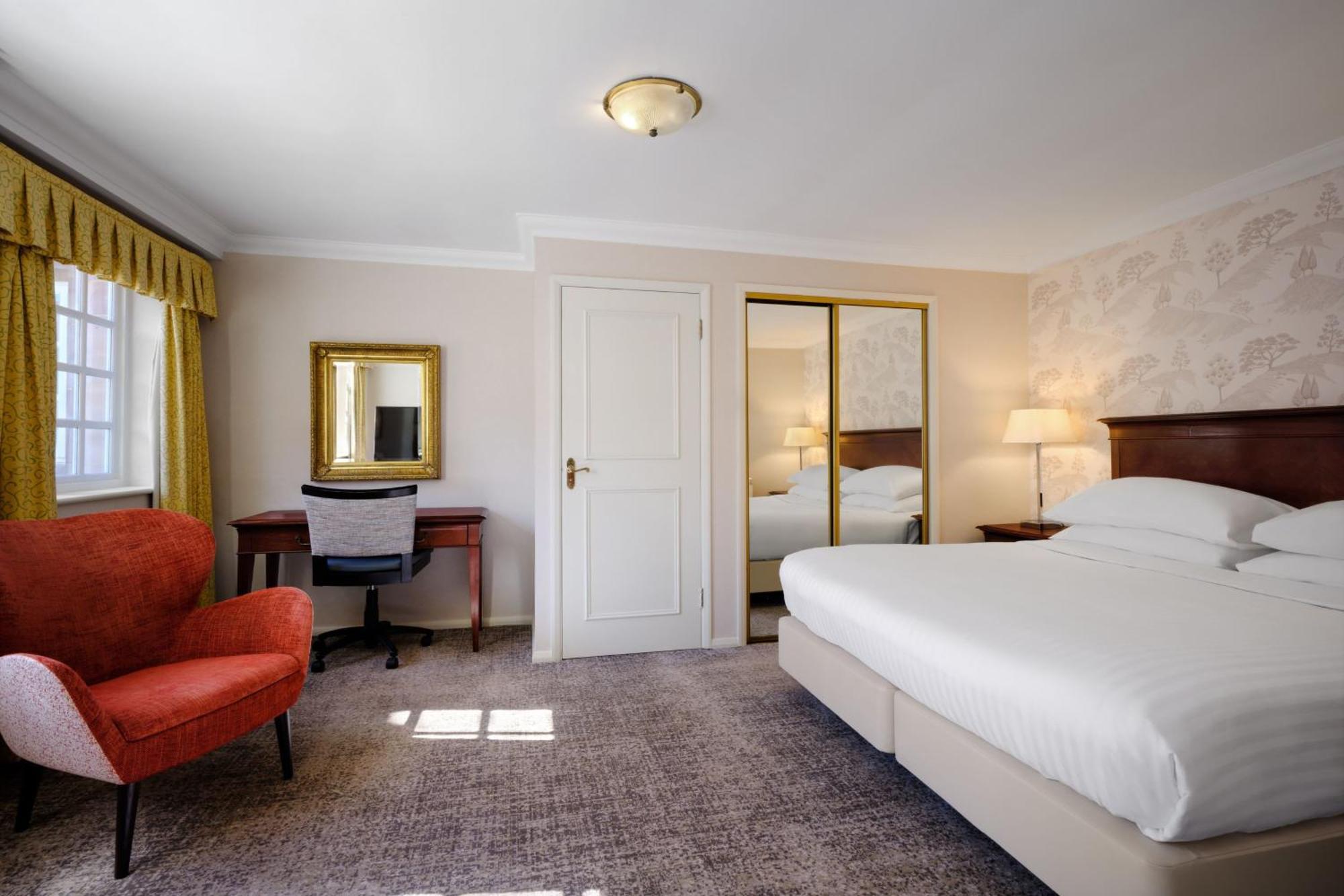Delta Hotels By Marriott Breadsall Priory Country Club Дерби Экстерьер фото
